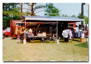 outsidestore.jpg (25970 bytes)